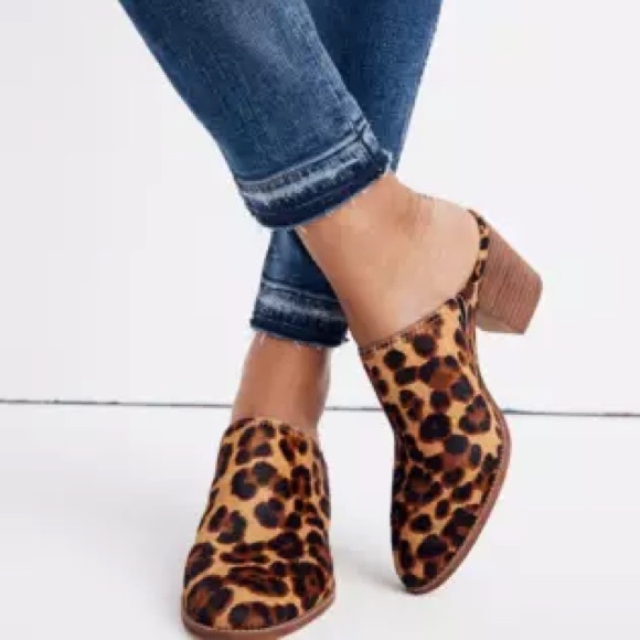 Madewell 9" Mid-Rise Skinny York Wash Rip & Repair Edition - Picture 3 of 8